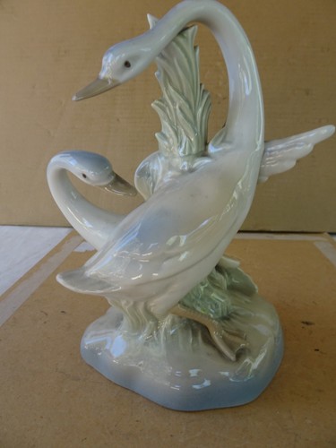 Porzellanfigur schwäne made - porzellanfigur,