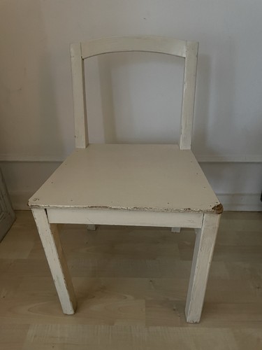 Kleiner alter kinderstuhl holz - kleiner,