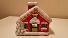 nettes Weihnachtshaus mit