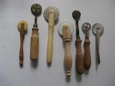 7 x Teigrad Teigschneider Teigrädchen Raviolirad Maultaschenrad mit Holzgriff
