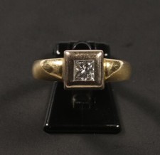 schöner 750er Gelbgold Christ