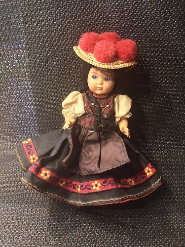 Trachtenpuppe aus dem
