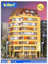 Kibri 38218 ( 48218 ) Spur H0 -- Hochhaus Inkl. LED- Hausbeleuchtung NEU und OVP