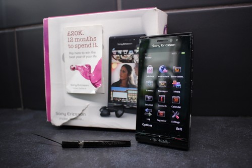 Sony ericsson satio u1i - sony,