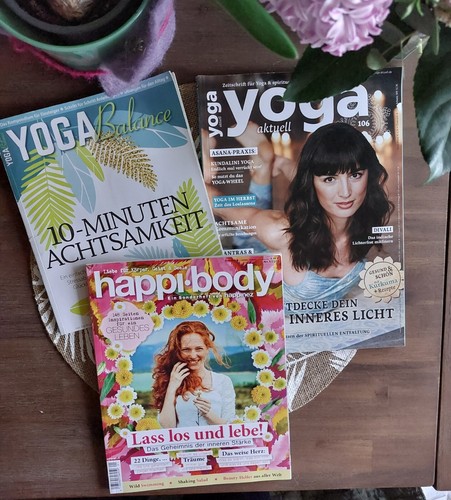 Zeitschriften yoga und - 3,