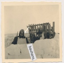 Foto Russland  Wehrmacht SoldatenWinter-Stellung, Karabiner  2.WK (3165a)