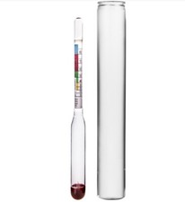 Alkoholmeter mit Messzylinder