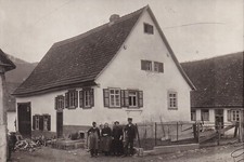 AK Burladingen, Familienmitglieder Klaiber ? vor Wohnhaus