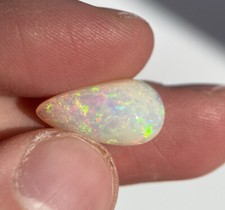Welo Opal poliert 4,5 ct mit Feuer