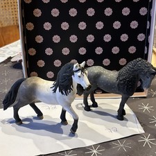 Schleich 13821 Andalusier Hengst Figur - Pferd 2016 + 13922 Pura Raza