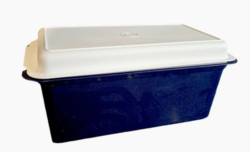 Tupperware toastbox - tupperware, —-