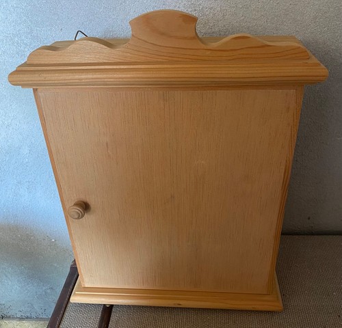 Kleiner holz hängeschrank - holz,