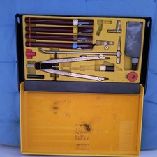 Rotring Zeichenset mit Tintenstift und Anderen Zubehörteilen und Schablonen