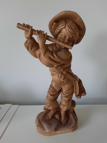 Alte holzfigur flötenspieler - alte,