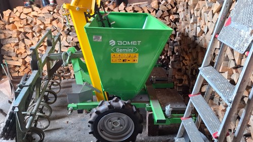 Kartoffellegemaschine/2