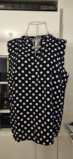 Schöne Bluse dunkelblau m.weißen Punkten ärmellos Gr. 42