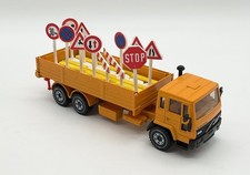 Siku 2513 ,,Strassendienstwagen Volvo FL6 mit Verkehrsschildern,, neuwertig