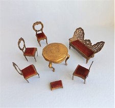 Antikes Möbelprogramm 