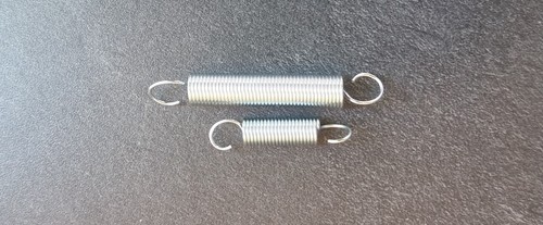 Kurze lange feder - 1x,