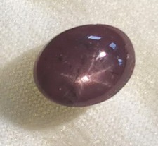 STERNRUBIN Cabochon oval Rubin  11,25 ct 12,45 x 9,45 x 7,88 mm Indien