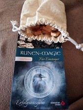 Runen Set mit Büchern 