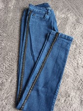 Blaue jeanshose der marke blue - marke,