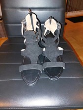 Sandale mit Keilabsatz Gothic