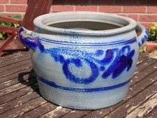 schöner Steinzeug Topf