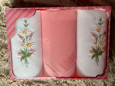 Damen-Taschentücher in Geschenkverpackung, bestickt, 3 Stück, unbenutzt