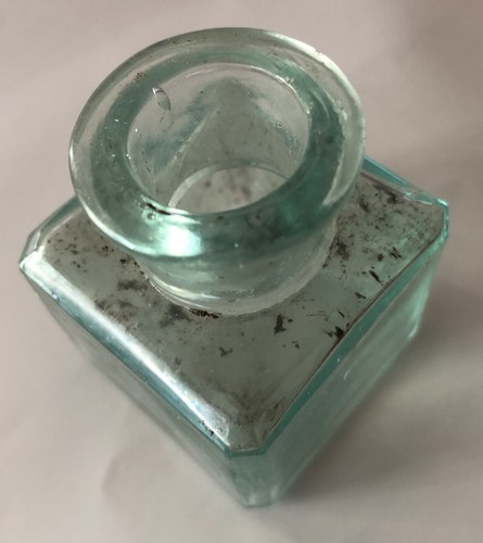 Antikes tintenfass aus - tintenfass, glas