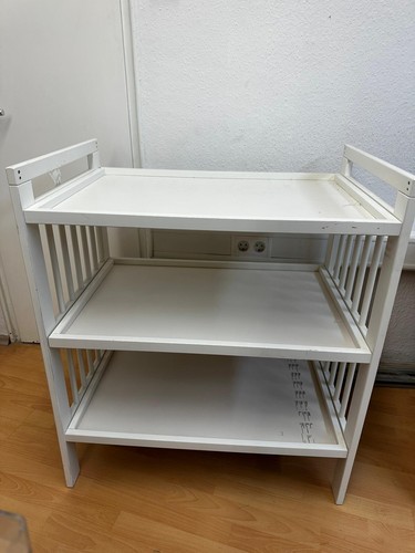 Weißer wickeltisch aus holz - wickeltisch,