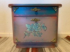 Fabelhafte einzigartige Kommode aus natürlichem Holz   56x48x39 cm