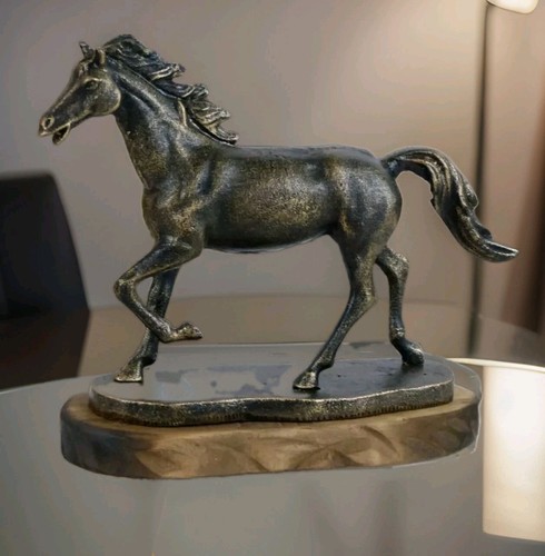 Eisenfigur pferd skulptur - eisenfigur,