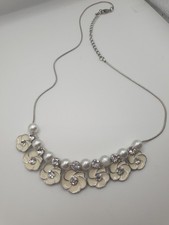 Hübsche Blumen Halskette Mit Beweglichen Perlen Modeschmuck Edelstahl