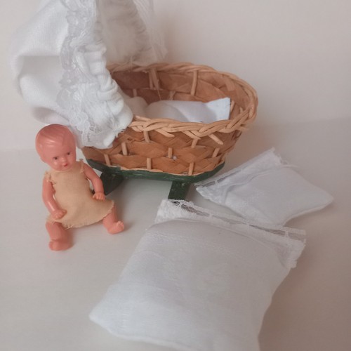 Kleine puppenwiege aus - kleine, holz