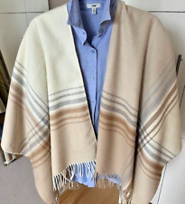 Poncho Cape Umhang creme/camel/hellblau kariert  125x135 cm chic modern benutzt