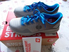 Nagelneue Arbeitsschuhe