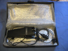 SENNHEISER MKE 10 Ansteck Mikrofon und SK 1010 Tisch Mikrofon mit Sennheiser Box