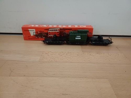 Tiefladewagen mit