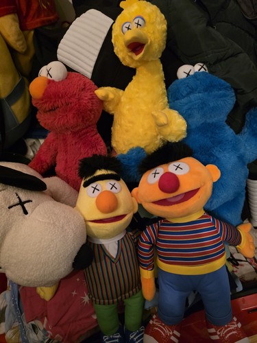 Kaws uniqlo sesame street - sesame,