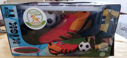 Fußballschuh mit ball und - rc,