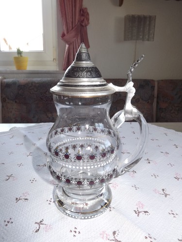 Glaskrug mit zinndeckel - glaskrug,