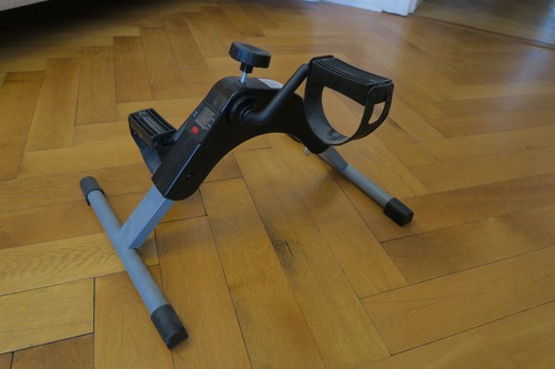 Kompakter heimtrainer fahrrad - kompakter,