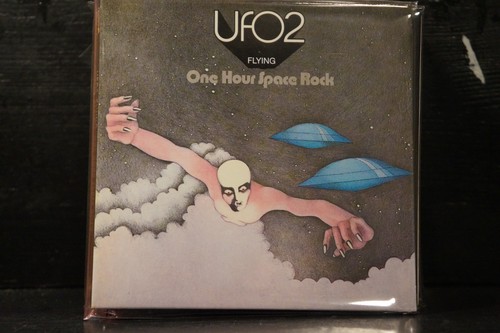 Ufo flying one - -,