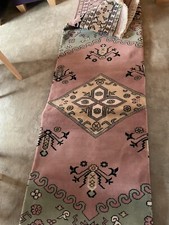 Teppich 211 x 288, neuwertig, war bisher nicht ausgelegt, Hauptfarbe altrosa.