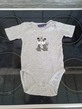 Hellgrauer "Panda" kurzarm