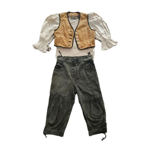Lederhose und zweiteiliges