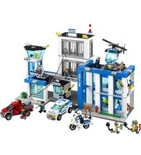 LEGO - Polizeistation + Überwachungstruck + 2 kl. Sets 