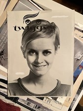 TWIGGY Sammlung XL Photos, Artikel, Modestrecken, Zeitungsartikel 1967-89