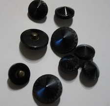 9 blau schillernde Knöpfe -